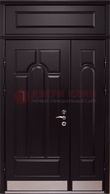 Парадная дверь с металлическими вставками ДПР-47 и фрамугой в Петрозаводске